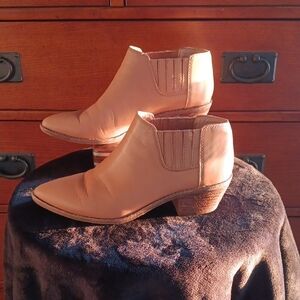 Madewell The Myles Ankle Boot In leather Size 7